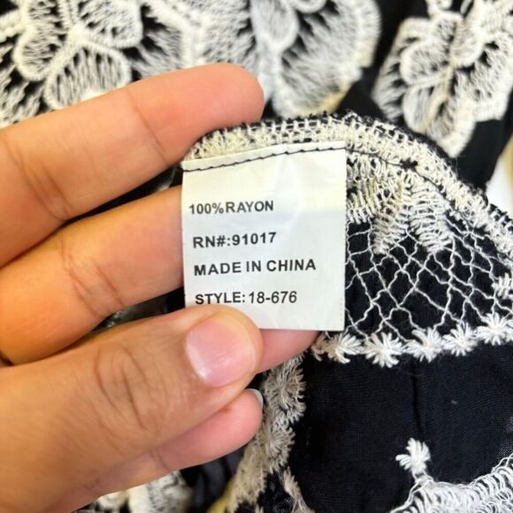 Solitaire Women's Blouse Top Multicolor Small Floral V-Neck Embroidered Rayon - Picture 6 of 9